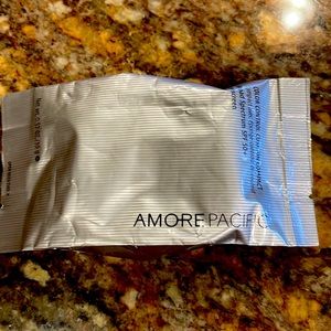 AMORE PACIFIC Color Control refill Broad Spectrum SPF 50color #102 light pink